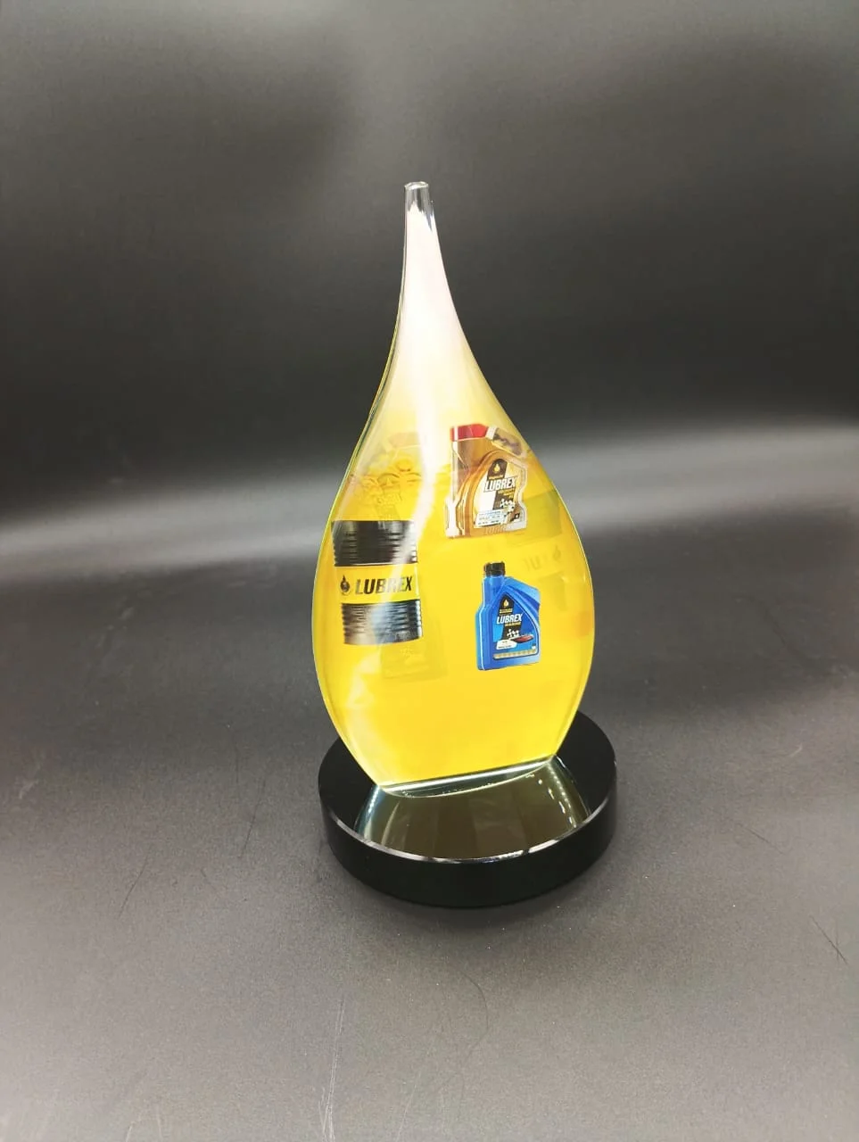 Drop shape sanvege crystal trophy, desk model
